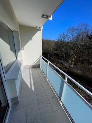 Heiligenhaus, in der Nähe von Ratingen-Hösel! Renovierte 3 Zimmerwohnung mit Balkon