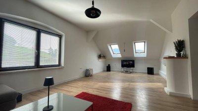 Charmante Dachgeschoßwohnung nähe Gloggnitz: 92m², 3 Zimmer, Garten, nur 95.000 €!Provisionsfrei!
