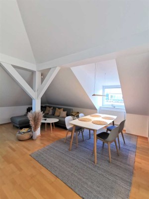 Traumhafte Dachgeschosswohnung mit Dachterrasse und EBK in Milbertshofen
