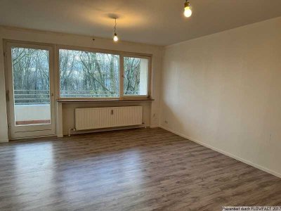 Liederbach - Renovierte 3-Zimmerwohnung mit 2 Balkonen