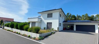 Wohlfühlhaus für Familien-neuwertig, lichtdurchflutet, ruhig. PV mit Speicher