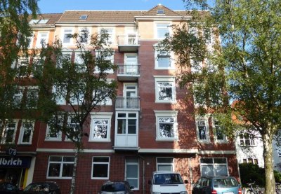3 Zimmer Wohnung in Kiel Wik – zentrale Lage an der Holtenauer Straße, WG geeignet!