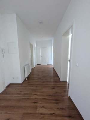 ++NEU!+TOLLE 3-R. WHG.+WOZi M. ERKER+GROßE KÜCHE M. BALKON+MOD. BAD+ABSTK.++