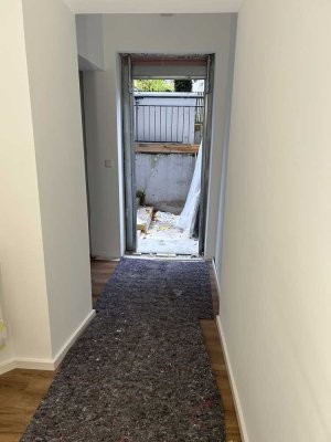 Schöne modernisierte 2 Zimmer Souterrainwohnung