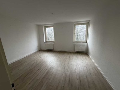 ⭐�3erWG-GEEINGNET-Gepflegte Wohnung mit Laminat,2 Bädern, Wohnküche, Duschbad & Balkon⭐�