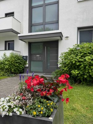 Stilvolle 2-Zimmer-Dachgeschosswohnung mit gehobener Innenausstattung mit Balkon in Dietzenbach