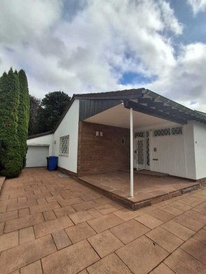 Mediderraner Bungalow auf 150qm, am Stadtrand Düren, sucht kleine Familie mit 1-2 Kindern