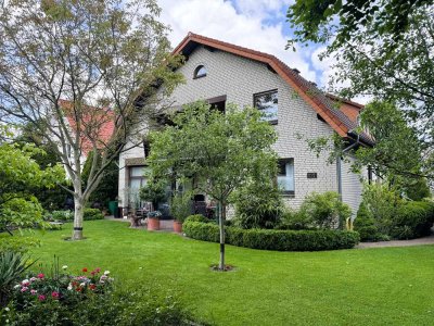 Großzügiges Haus mit Wintergarten, Balkon und wunderschönem Garten in Hövelhof