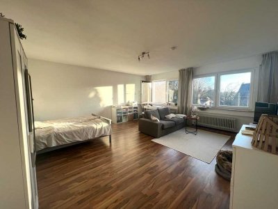 Ansprechende 1-Zimmer-Wohnung mit Küche Flur WC und Abstellraum