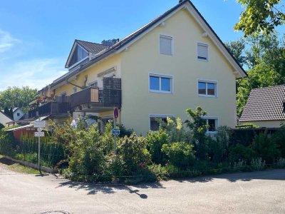 Schöne 2 Zimmer Wohnung mit Balkon, praktischem Grundriss und Aufzug