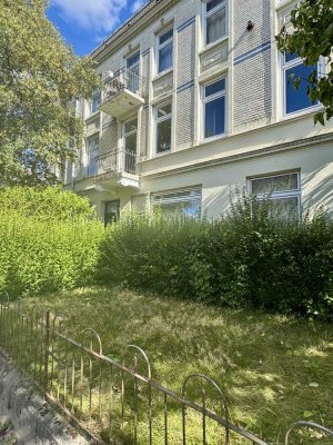 BEFRISTETE & WG-geeignete 2-Zimmer-Wohnung im Dachgeschoss