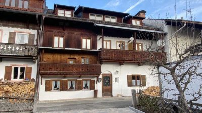 Kompaktes teilvermietetes Mehrfamilienhaus im ruhigen, historischen Ortsteil von Garmisch