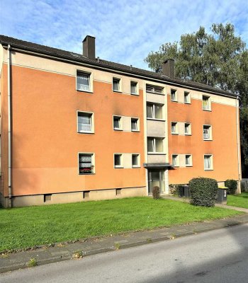 Frisch renovierte 3-Zi.-EG-Whg. mit neuem Boden und Tageslichtbad