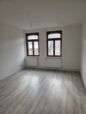ERSTBEZUG NACH SANIERUNG ! 3 Zimmer Altbauwohnung mit Balkon & Fernwärme ab 15.01.2026