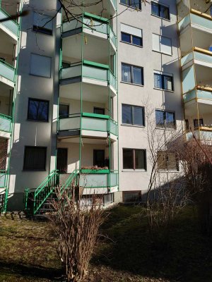 2 Zi. Wohnung in ruhiger Lage und Balkon von Privat