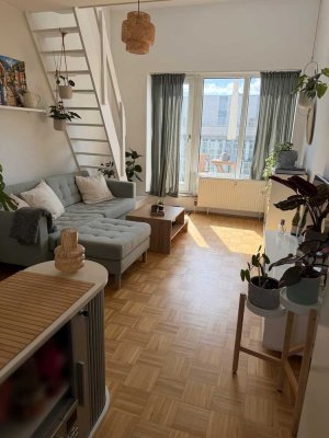 Helle Maisonette-Wohung in zentraler Lage mit Empore und Balkon