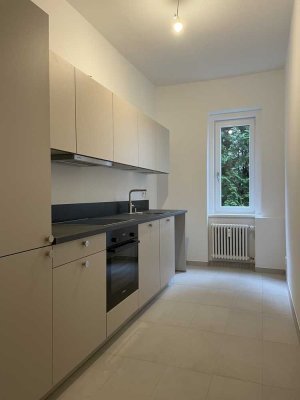 Modernisierte 2 Zimmer Wohnung mit Einbauküche