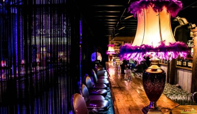 Sofort betriebsbereites Gebäude mit Gästezimmern, Gastronomiebereich und Bordellkonzession.