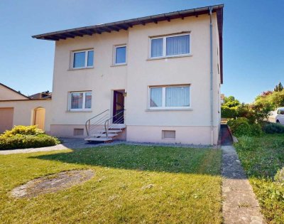 ~~ GROSSZÜGIGES WOHNHAUS MIT GARTEN, BALKON UND ZWEI GARAGEN - AUCH ALS ZWEIFAMILIENHAUS NUTZBAR ~~