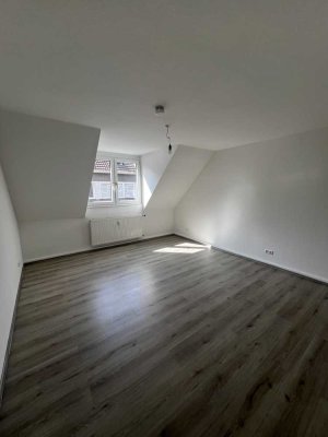 lichtdurchflutete DG-Wohnung!
