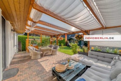 IMMOBERLIN.DE - Sehr angenehmer Bungalow mit Sonnengarten in familiärer Lage
