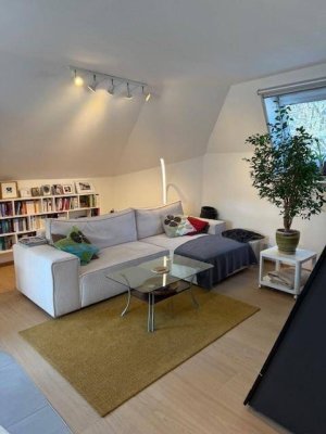 Jung, hübsch, anspruchsvoll sucht....... Stilvoll sanierte Dachgeschoßwohnung in Graz Geidorf Nähe Hasnerplatz