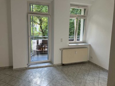 2. Stock, Freie Familiengerechte 3-Zimmer-Wohnung, Schwarzacker Str. 5 mit West- und Ost Balkon!