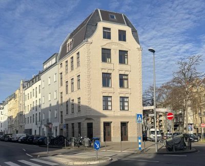 Hollenders Immobilien: Exklusives Dachgeschoss im Denkmal mit großer Terrasse und Domblick