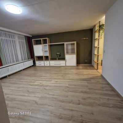 Stilvolle, modernisierte 2-Zimmer-Wohnung mit EBK in Frankenthal (Pfalz)