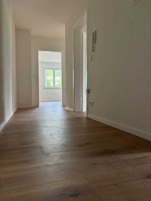 Freundliche, vollständig renovierte 3-Zimmer-Wohnung mit EBK in Albstadt