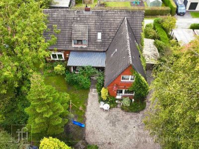 Geräumiges Wohnhaus und fast 1.900 m² Naturgrundstück in Sackgassenlage