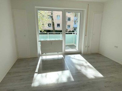 * FAMILIEN aufgepasst 4 ZW + Loggia - alles tip top renoviert KL WEST Slevogtstr. 26  - ab SOFORT *