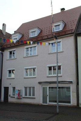 Dreifamilienhaus und Nebengebäude in Deggingen mit attraktiver Rendite!