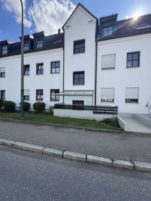 ZENTRAL GELEGENE 2,5-ZIMMER-WOHNUNG IM ERDGESCHOSS & 4 STELLPLÄTZEN IN FISCHACH