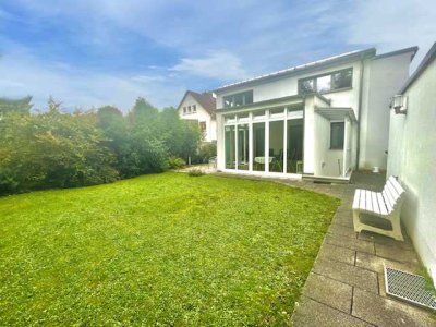 Energieeffizienz A - Modernes Passivhaus mit Wintergarten, Doppelgarage! TOP Lage am Nordwestzentrum