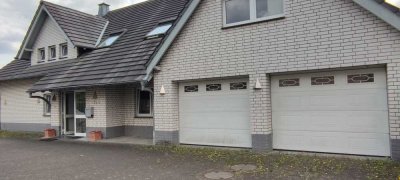 Großes Ein/Zweifamilienhaus mit Doppelgarage in Rheda-Wiedenbrück
