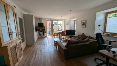 Moderne 2-Zimmer-EG-Wohnung mit gehobener Innenausstattung mit Terrasse und EBK in Altötting