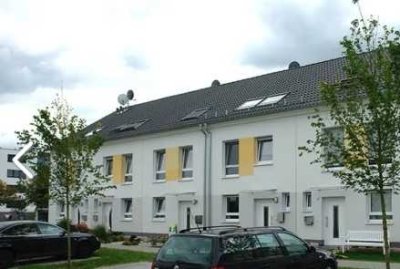 Neuwertiges Reihenhaus mit fünf Zimmern und Einbauküche in Gonsenheim, Mainz