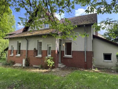 Modernisierte Doppelhaushälfte mit großem Garten
