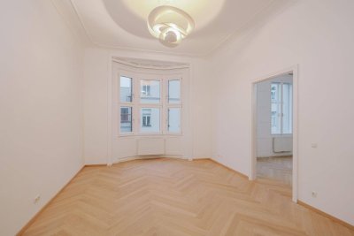 Stilvolle neu renovierte Altbauwohnung ca.107m² mit Balkon in Toplage 1070 Wien!