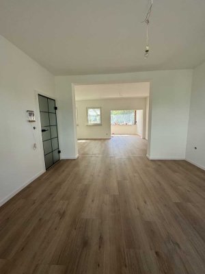 Frisch saniertes Reihenendhaus mit Innenstadtlage in Koblenz Goldgrube zum Mieten! Erstbezug.