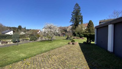Premium-Immobilie: Stilvolles Haus mit weitläufigem Garten