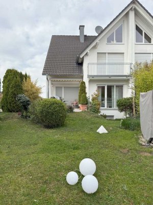 Gepflegte 6-Raum-Doppelhaushälfte mit gehobener Innenausstattung in Leinburg