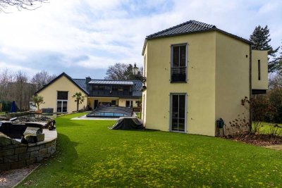 Die "Novesia Villa": Ehemaliges Anwesen des renommierten Fabrikanten der Goldnuss-Schokolade“