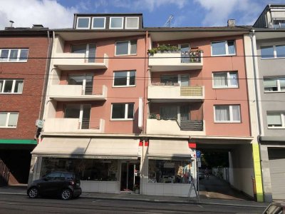 Erstbezug nach Komplettrenovierung 70 m2 3,5 R 2. Etage
