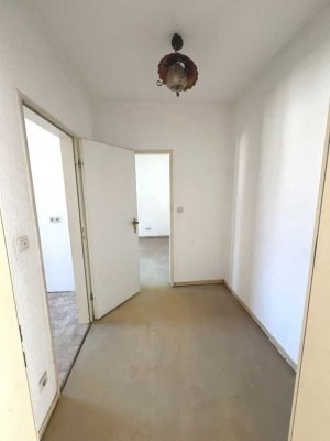 2-Monate mietfrei! Wohnung sucht handwerklich begabten Mieter.