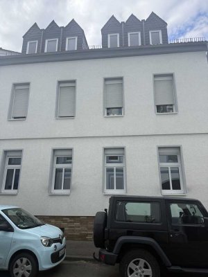 Schöne neu sanierte 3 Zimmer Erdgeschoss Wohnung