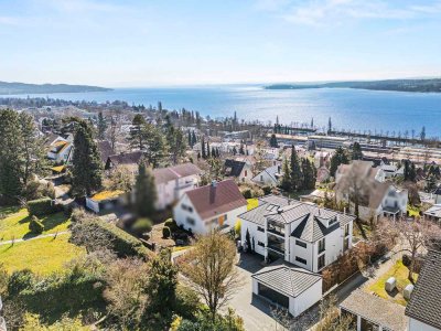 Luxus in Farbe mit Panoramasicht über den See