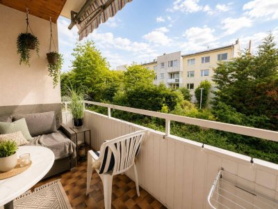 WOHNTRAUM MIT LOGGIA | BJ ca. 1972 | 2 Zimmer | ca. 70 m² WFL | Grünblick | 2 Kellerabteile | Autostellplatz