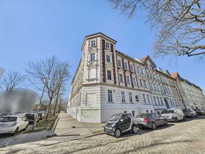 Altbaucharme als Investment: Vermietete 2-Zimmer-Wohnung in Berlin-Adlershof